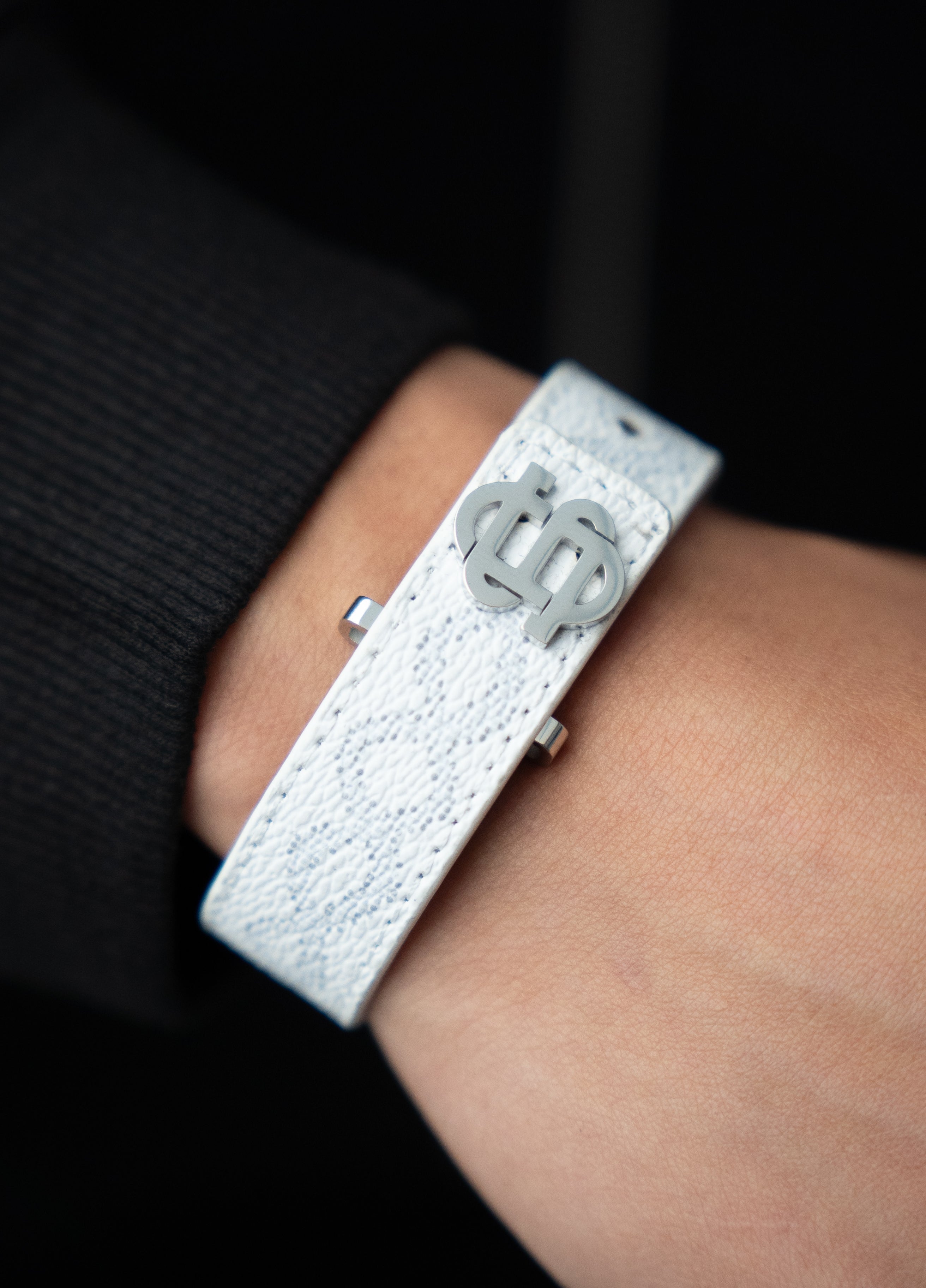 ONYX | Bracelet (logo métallique)